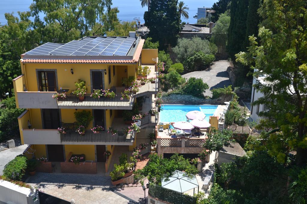 Residence Villa Il Glicine Таормина Екстериор снимка