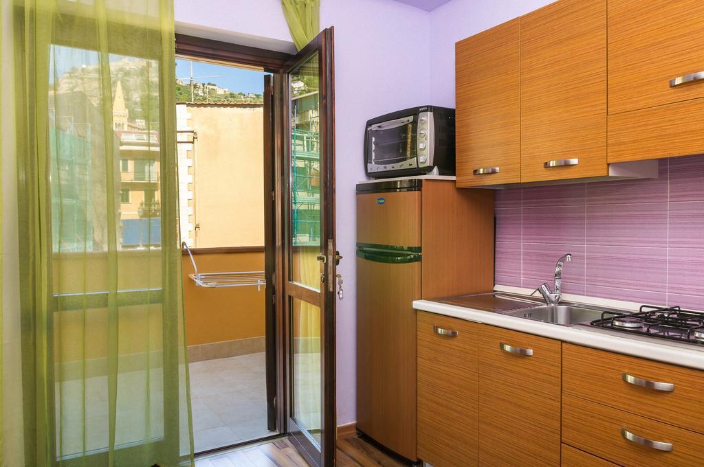 Residence Villa Il Glicine Таормина Стая снимка