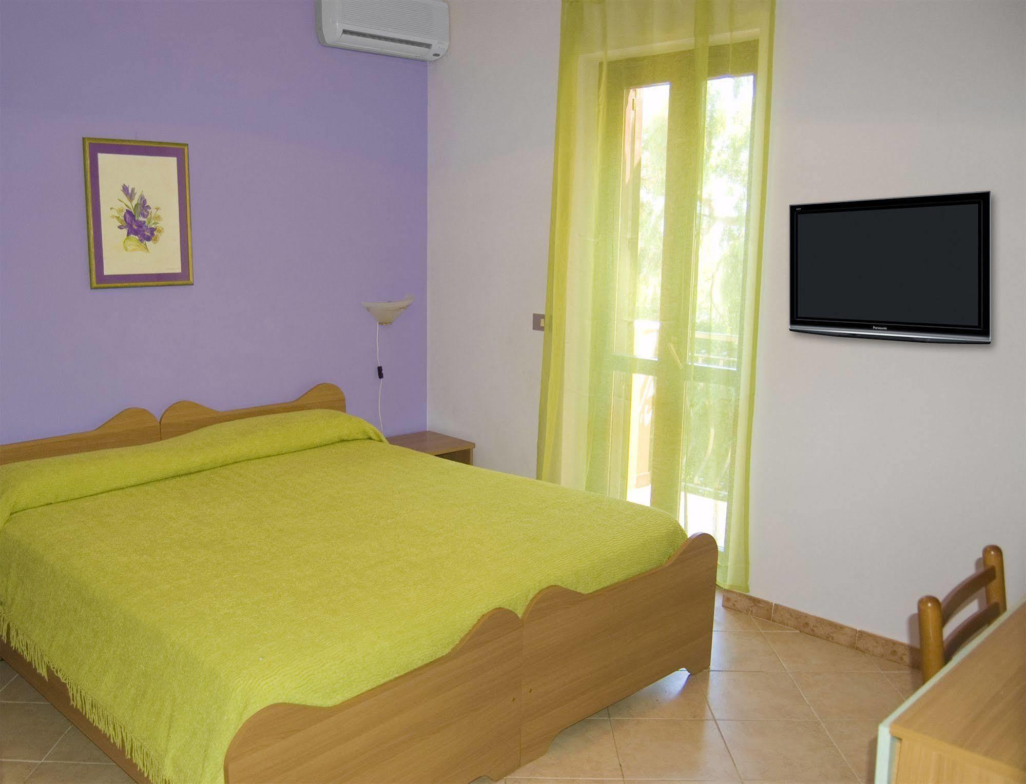 Residence Villa Il Glicine Таормина Екстериор снимка
